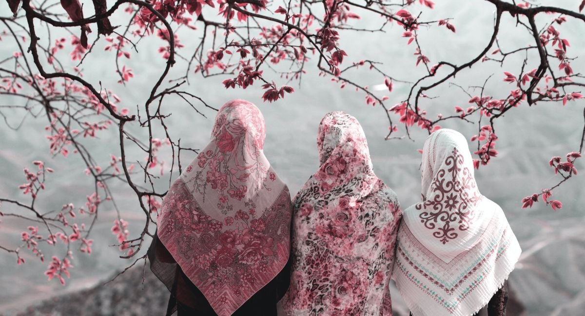 women in hijab